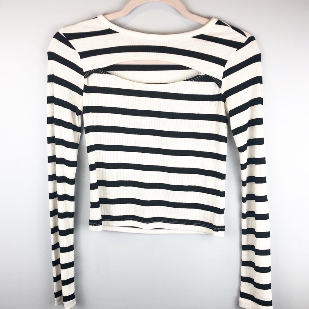Stripped Cut Out Long sleeve Cropped Top - XS